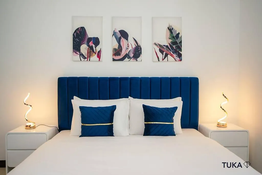 Apartment Skyline & Lake Views - Home Cinema - 1-Bhk - Prime Location Dubai United Arab Emirates