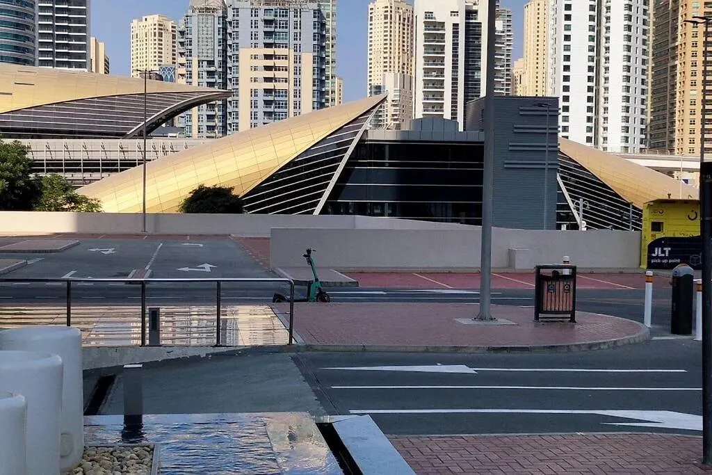 Skyline & Lake Views - Home Cinema - 1-Bhk - Prime Location Dubai