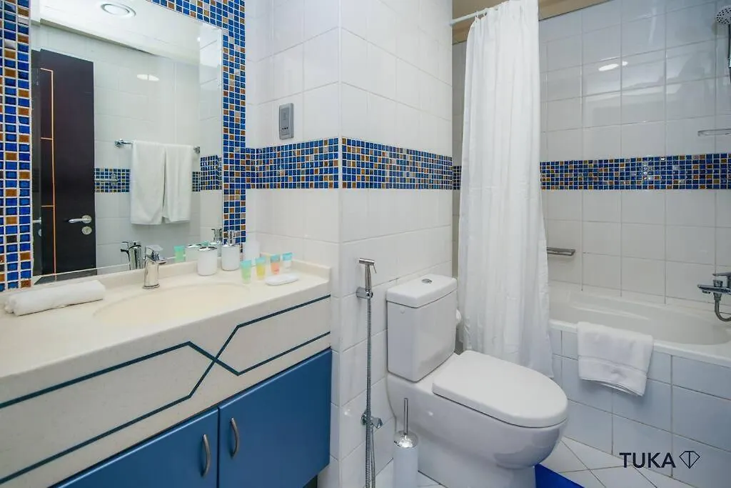Apartment Skyline & Lake Views - Home Cinema - 1-Bhk - Prime Location Dubai