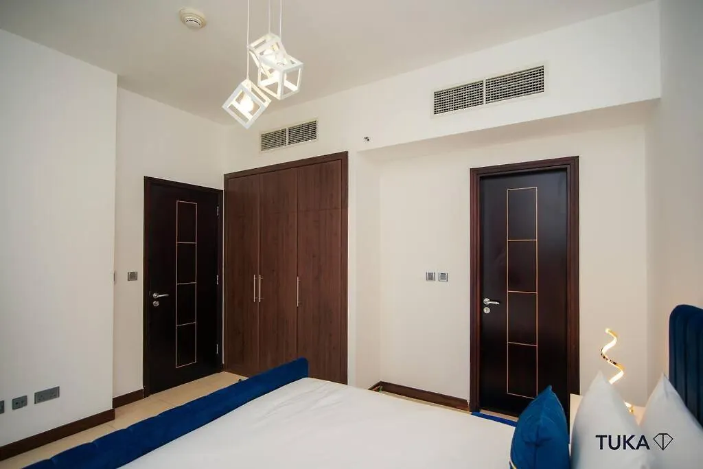 Skyline & Lake Views - Home Cinema - 1-Bhk - Prime Location Dubai 0*,